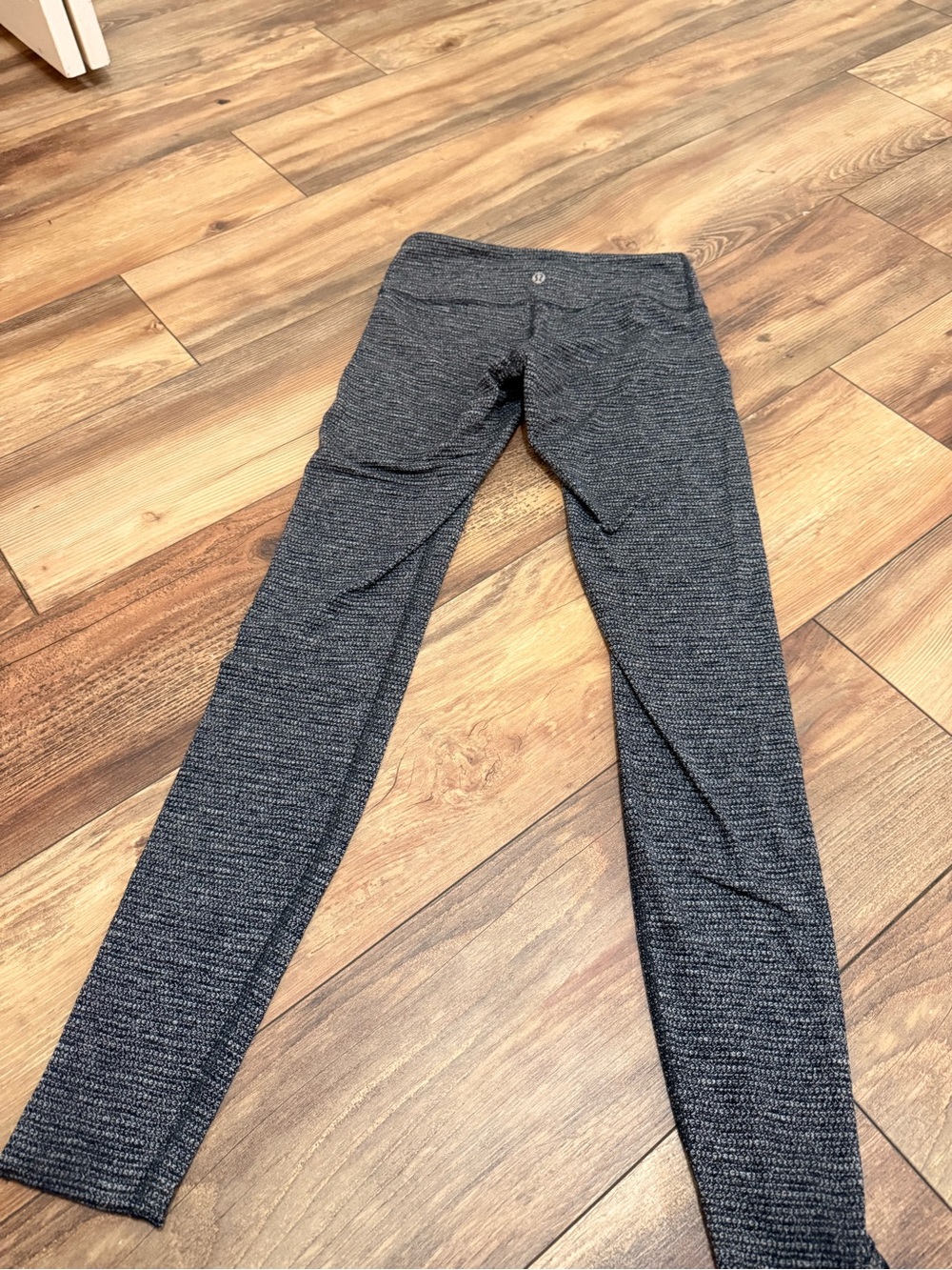 LULULEMON SUPER SOFT ( wonder under ) LEGGINGS!!